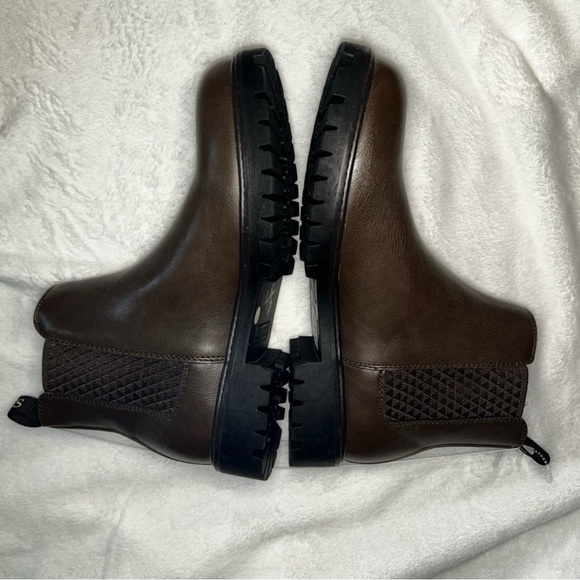 Guess Brown Ankle Boots with Slip-On Design - Picture 2 of 6